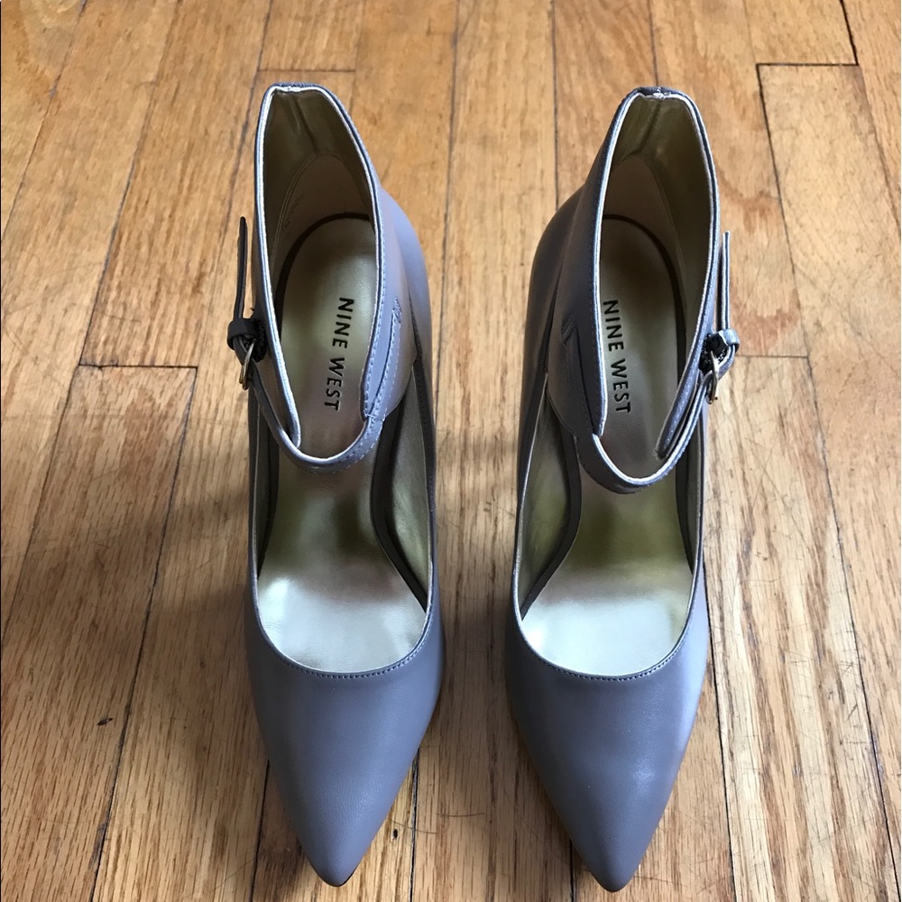 Grey pumps - Picture 3 of 4